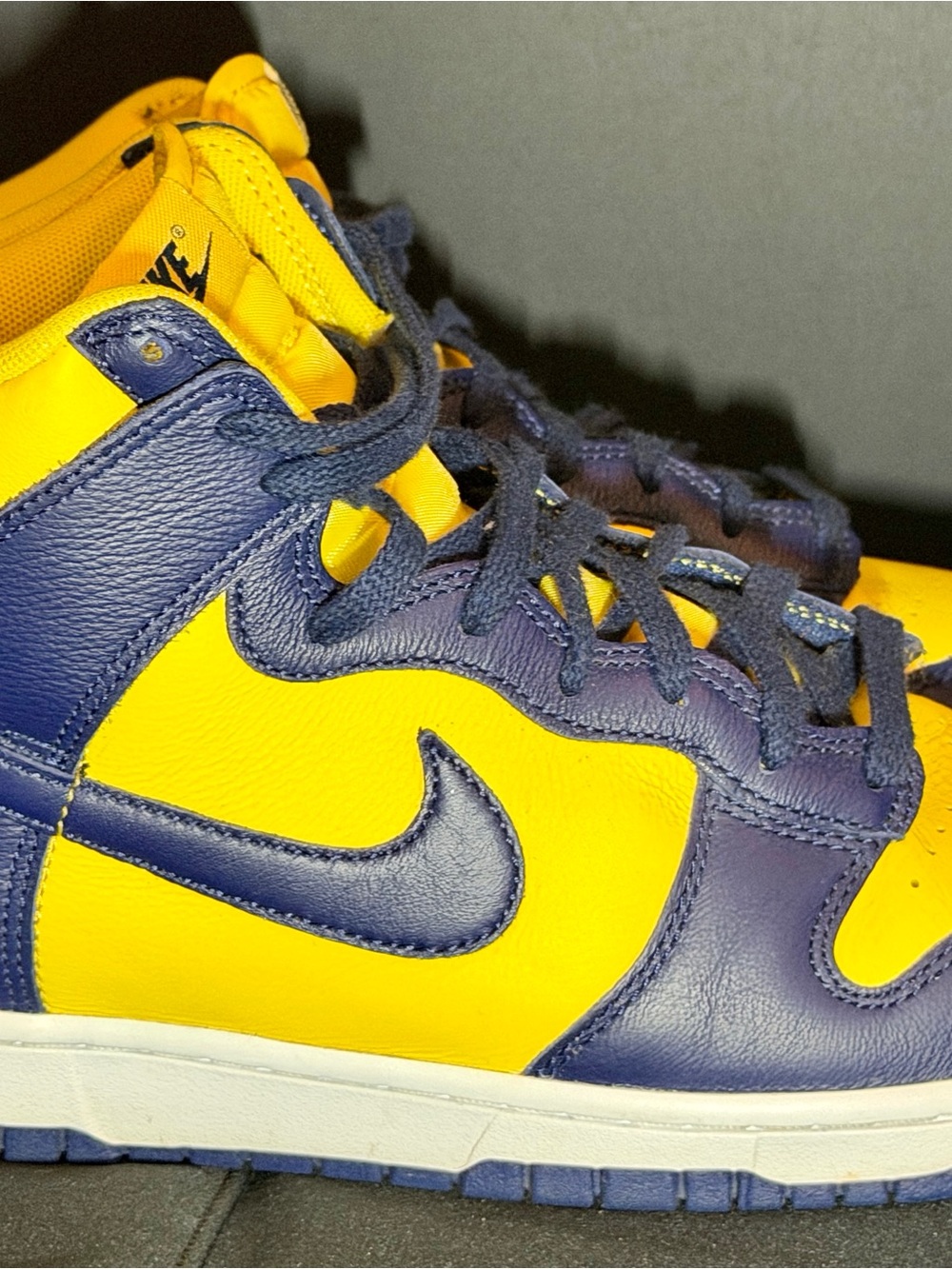 Nike High-Top Sneakers in Yellow and Navy Blue
